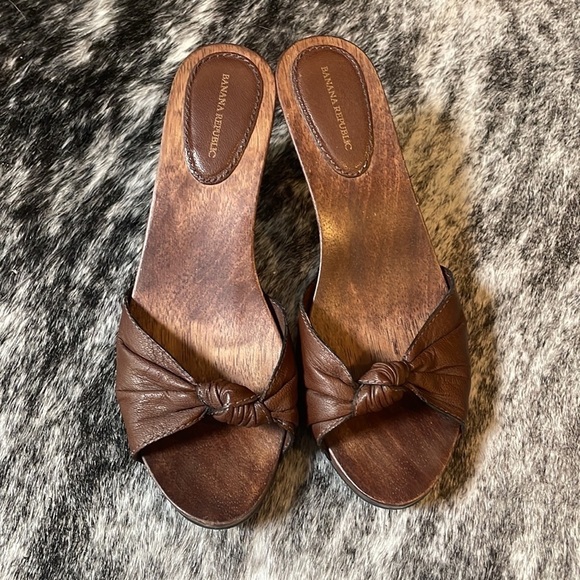 Banana Republic Made In Italy Woden Heel Open Toe Clog - Picture 5 of 13